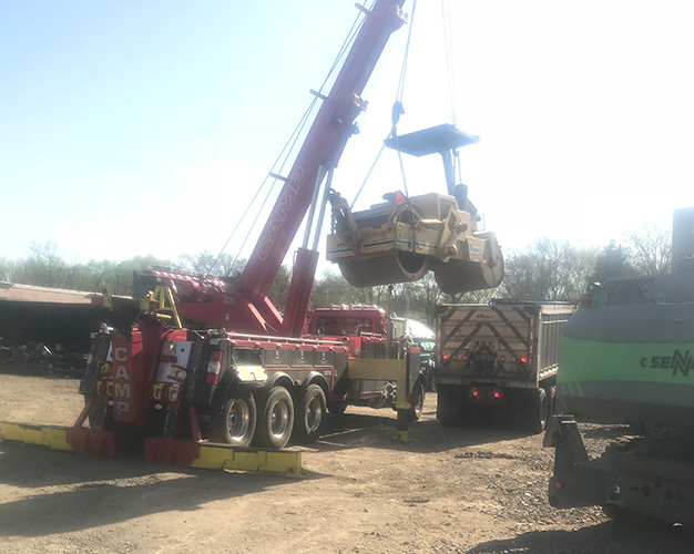 Camp Auto wrecker on a recovery job