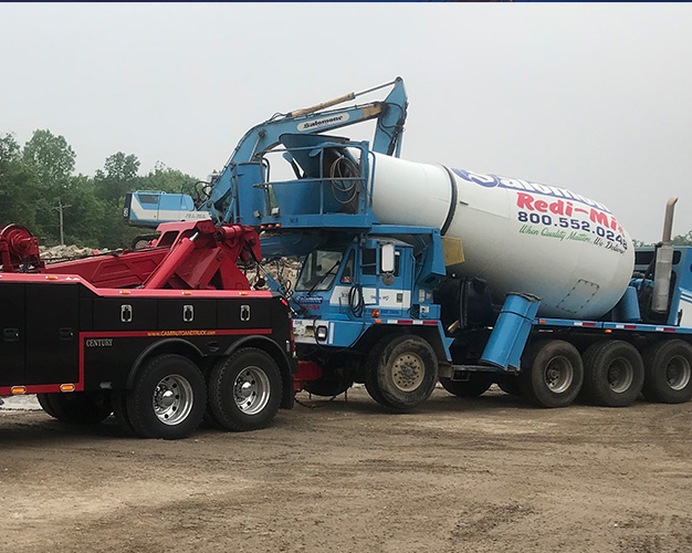 Camp Auto wrecker on a recovery job